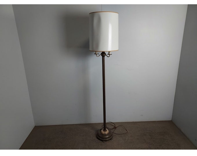 1940,S IRON FLOOR LAMP # 192403 Shipping is not free please conatct us before purchase Thanks