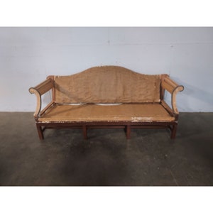 Rama kanapy Camel Back z lat 40. XX wieku nr 192577 Koszt wysyłki nie wynosi 1,00 USD Koszt wysyłki nie jest bezpłatny. Prosimy o kontakt przed zakupem. Dziękujemy.