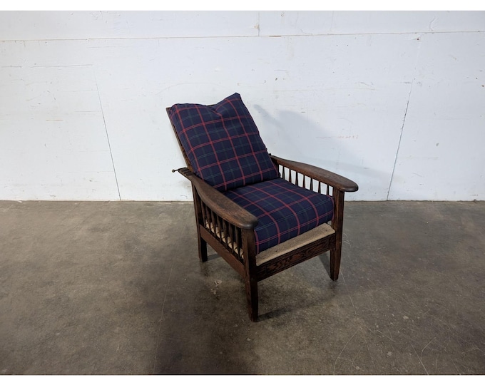 1920,S OAK MORRIS CHAIR # 195895 Shipping is not a 1.00 Shipping is not free please contact us before purchase Thanks