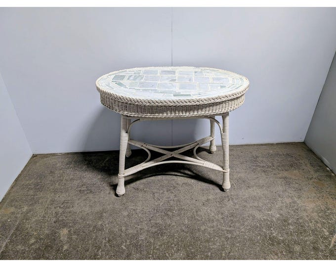 1940,S OVAL WICKER TABLE # 199906 Shipping is not a 1.00 Shipping is not free please contact us before purchase Thanks