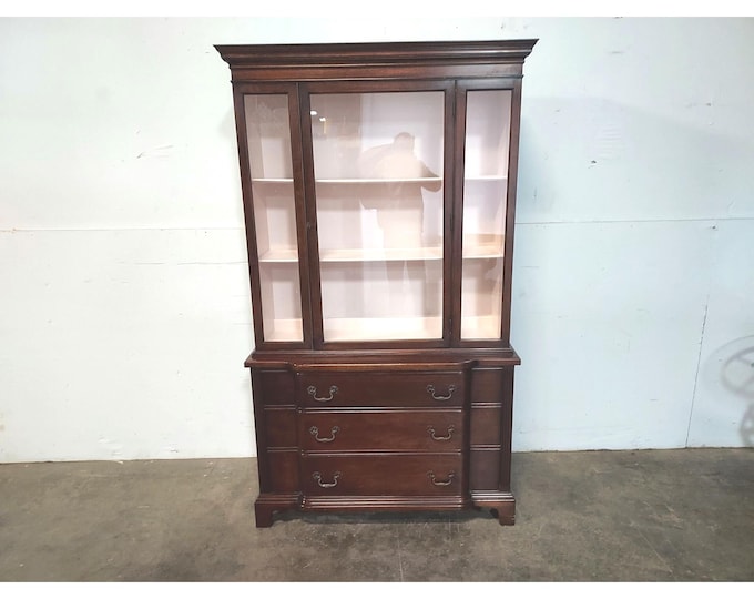 1940,S MAHOGANY CABINET # 190772 Shipping is not a 1.00 Shipping is not free please contact us before purchase Thanks
