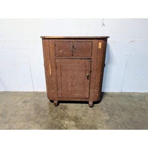 Rare 1820,s Ice Box Cabinet # 198299 Shipping is not a 1.00 Shipping is not free please contact us before purchase Thanks