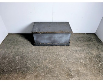 Mid 1800,s Flip Top Trunk # 197977 Shipping is not a 1.00 Shipping is not free please contact us before purchase Thanks
