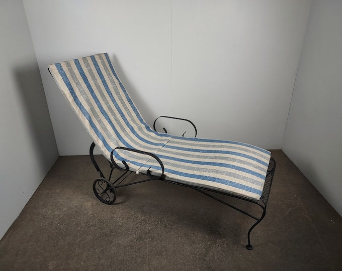 1940'S IRON CHAISE # 188311 Shipping is not a 1.00 Shipping is not free please contact us before purchase Thanks