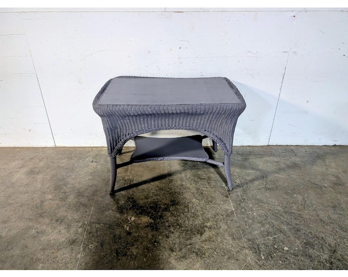 UNUSUAL 1930,S WICKER TABLE # 196469 Shipping is not a 1.00 Shipping is not free please contact us before purchase Thanks