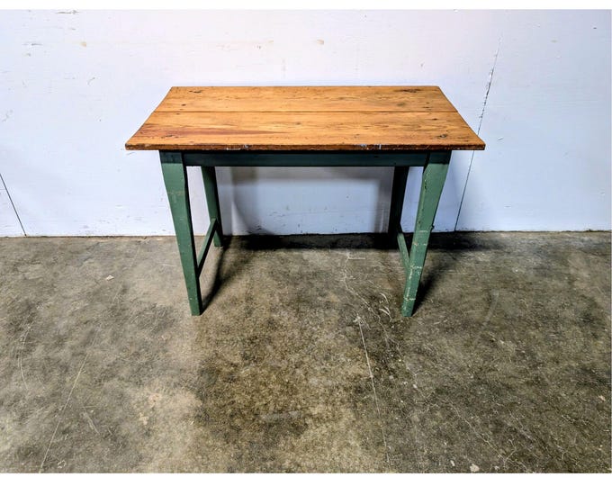 Mid 1800,s Oak And Pine Farm Table # 201429 Shipping is not a 1.00 Shipping is not free please contact us before purchase Thanks