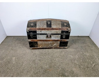 1880,S DOME TOP TRUNK # 195765 Shipping is not a 1.00 Shipping is not free please contact us before purchase Thanks