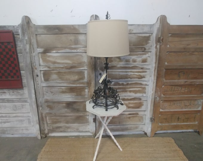 BLACK METAL LAMP # 17145 Shipping is not a 1.00 Shipping is not free please contact us before purchase Thanks