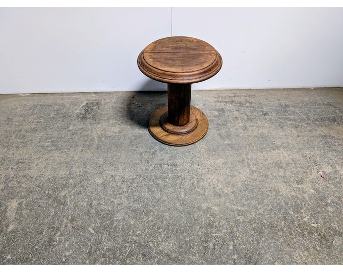 UNIQUE 1900,S SIDE TABLE # 200383 Shipping is not a 1.00 Shipping is not free please contact us before purchase Thanks