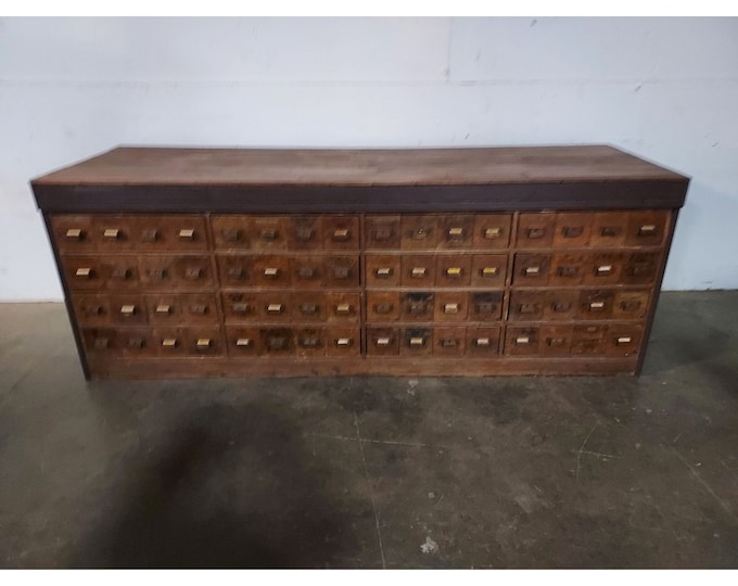 1890.S DULUTH CABINET # 194917 Shipping is not free please conatct us before purchase Thanks