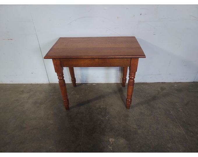 Simple 1900,s Oak Turned Leg Table # 193814 Shipping is not free please conatct us before purchase Thanks