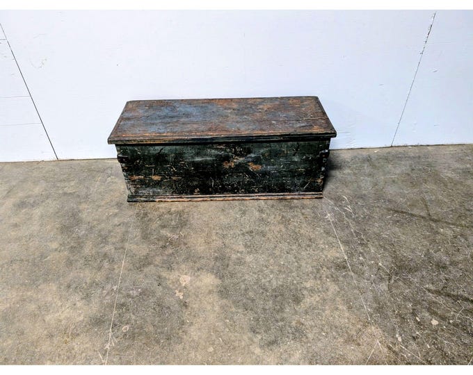 Early 1800,s Flip Top Trunk # 199924 Shipping is not a 1.00 Shipping is not free please contact us before purchase Thanks