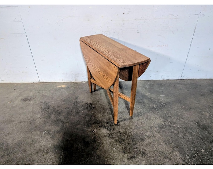 Simple 1920,s Oak Drop Leaf Gate Leg Table # 197884 Shipping is not a 1.00 Shipping is not free please contact us before purchase Thanks