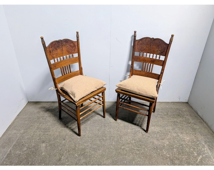 Pair Of 1920,s Oak Side Chairs # 198577 Shipping is not a 1.00 Shipping is not free please contact us before purchase Thanks