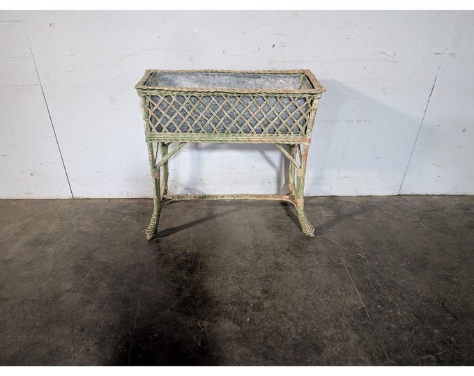1900,S WICKER PLANTER # 197196 Shipping is not a 1.00 Shipping is not free please contact us before purchase Thanks