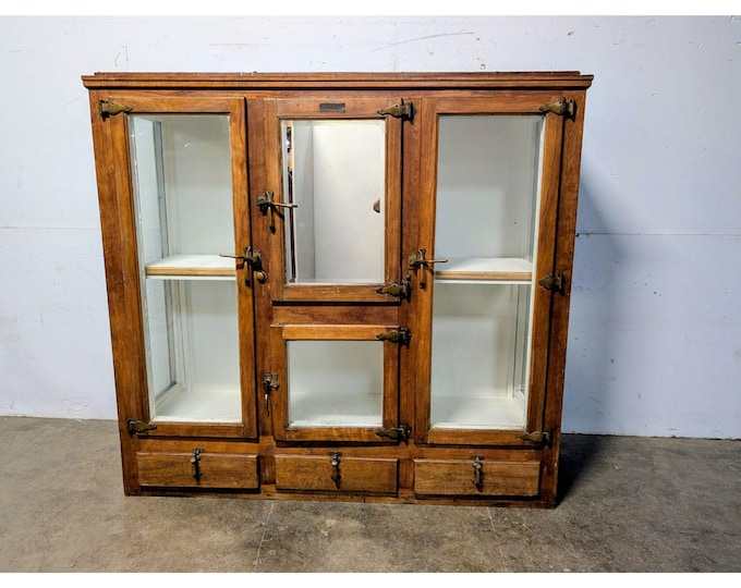 1890,s Mc Cray Ice Box # 198993 Shipping is not a 1.00 Shipping is not free please contact us before purchase Thanks