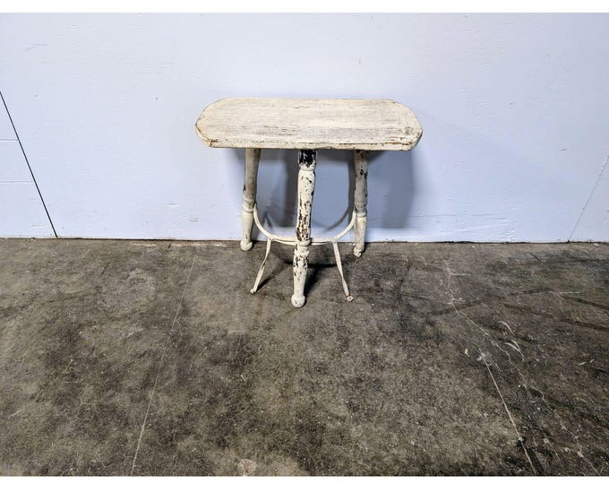 Unique Late 1800,s Primitive Table # 199636 Shipping is not a 1.00 Shipping is not free please contact us before purchase Thanks