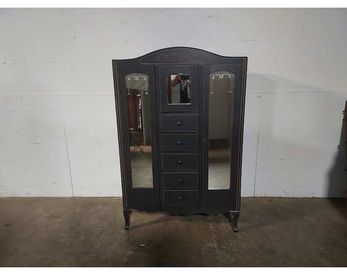 1920,S CABINET # 193963 Shipping is not free please conatct us before purchase Thanks