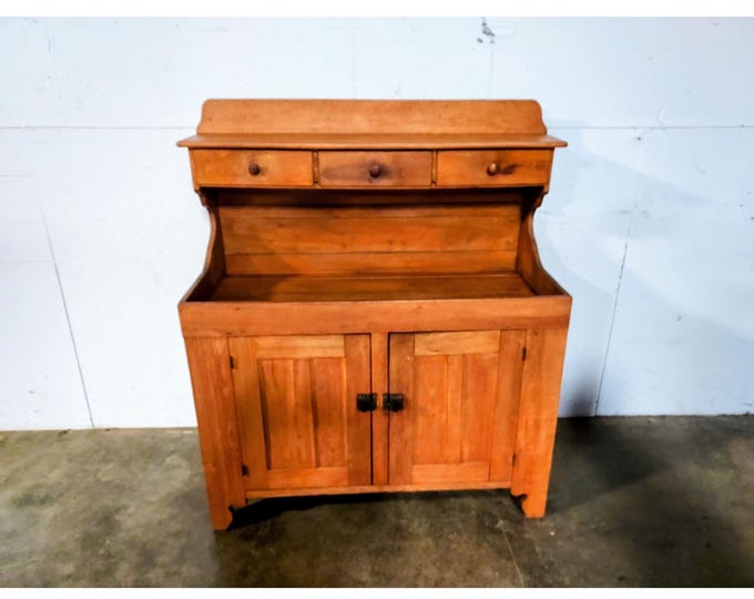 Late 1800,s Pine Dry Sink # 195754 Shipping is not a 1.00 Shipping is not free please contact us before purchase Thanks