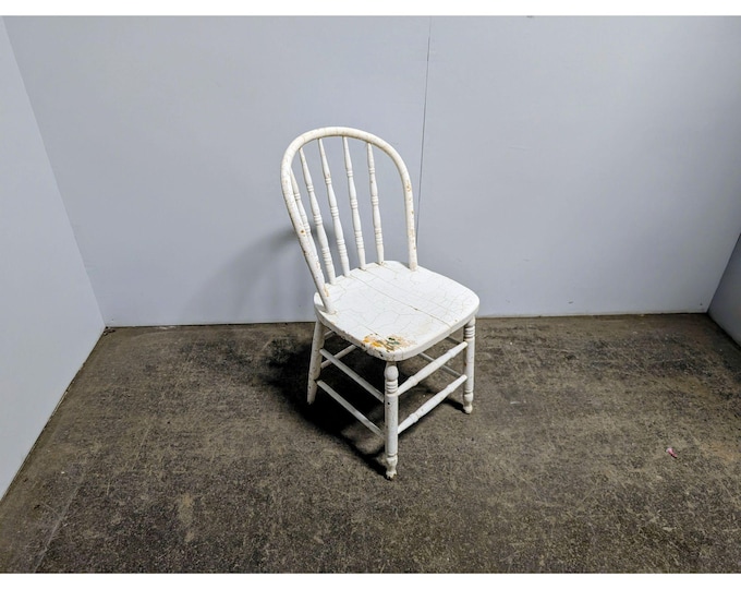 Late 1800,s Bow Back Windsor Chair # 200381 Shipping is not a 1.00 Shipping is not free please contact us before purchase Thanks