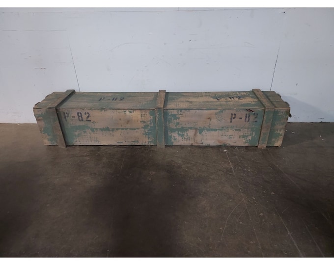 VINTAGE ARMY TRUNK # 194030  Shipping is not free please conatct us before purchase Thanks