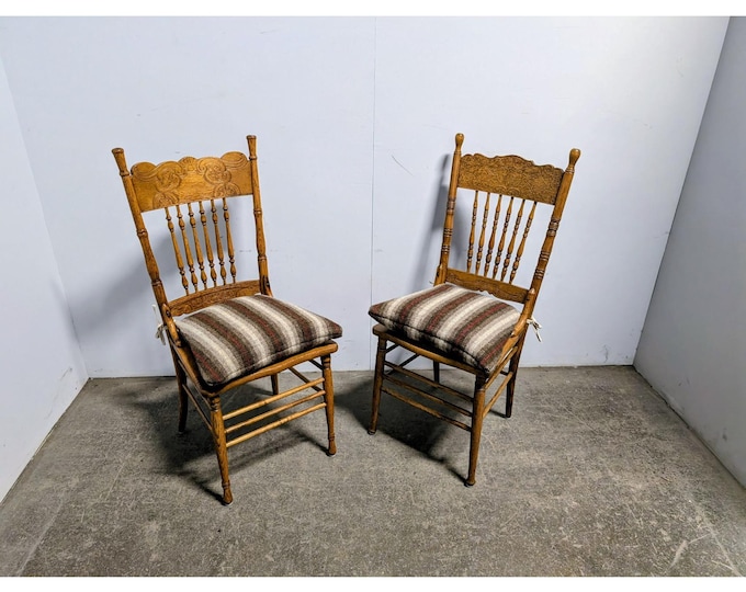 Pair Of 1920,s Oak Side Chairs # 198575 Shipping is not a 1.00 Shipping is not free please contact us before purchase Thanks