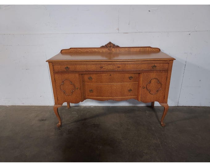ELEGANT 1920,S OAK SIDEBOARD # 195183 Shipping is not a 1.00 Shipping is not free please contact us before purchase Thanks