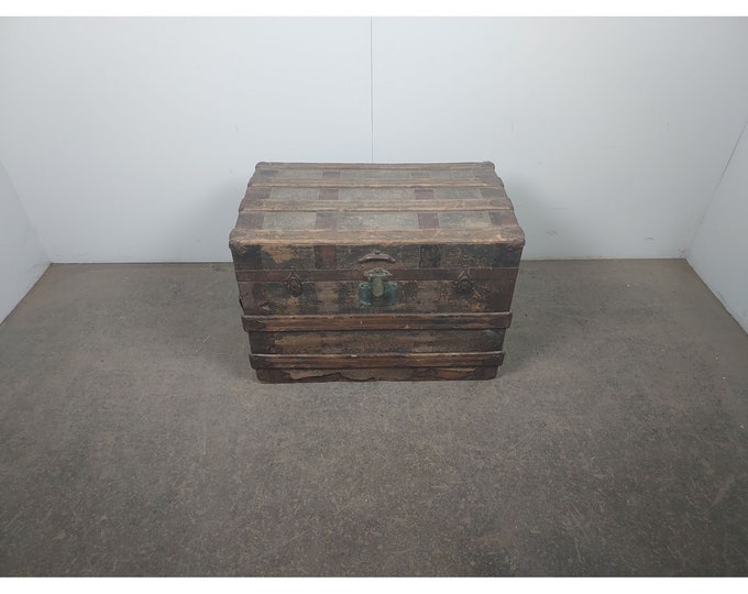 LATE 1800,S STEAMER TRUNK # 194289 Shipping is not free please conatct us before purchase Thanks