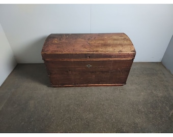 1840,S DOME TOP TRUNK # 194702 Shipping is not free please conatct us before purchase Thanks