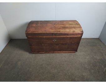 1840,S DOME TOP TRUNK # 194702 Shipping is not a 1.00 Shipping is not free please contact us before purchase Thanks