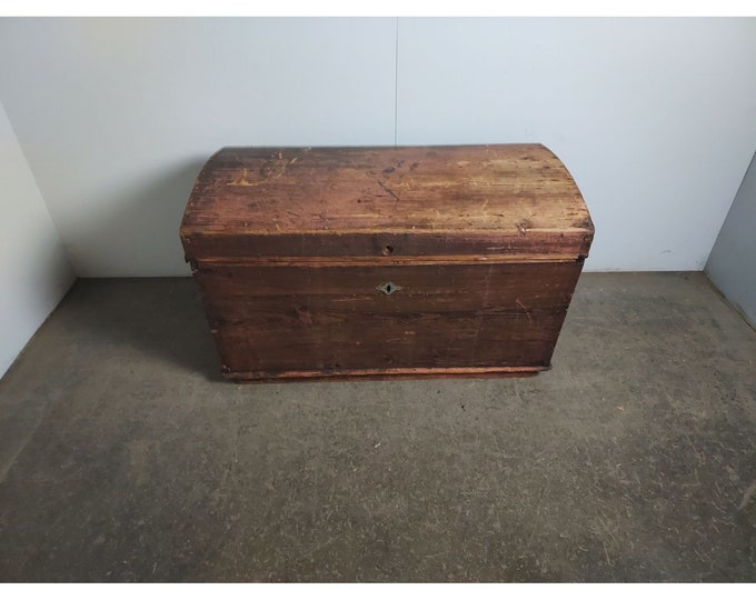 1840,S DOME TOP TRUNK # 194702 Shipping is not a 1.00 Shipping is not free please contact us before purchase Thanks