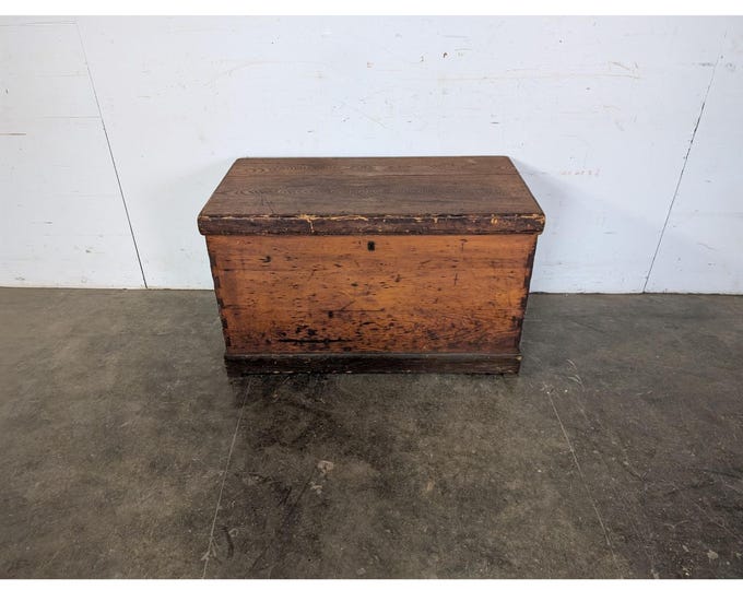 Early 1800,s Flip Top Trunk # 196691 Shipping is not a 1.00 Shipping is not free please contact us before purchase Thanks