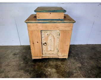 Unusual Late 1800,s Ice Box # 197787 Shipping is not a 1.00 Shipping is not free please contact us before purchase Thanks