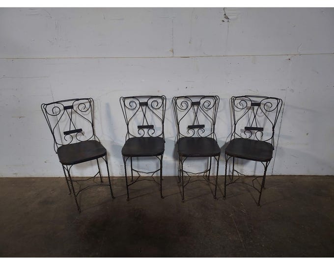 Set Of Four 1940,s Metal Chairs # 195386 Shipping is not a 1.00 Shipping is not free please contact us before purchase Thanks