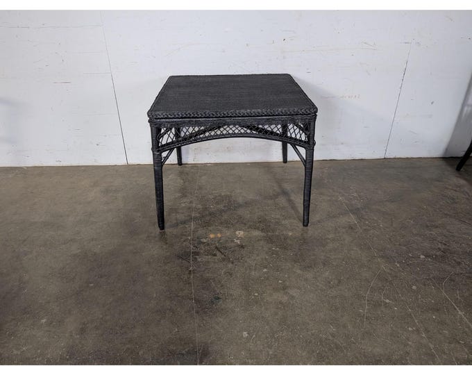 Unusual 1940,s Square Wicker Table # 196654 Shipping is not a 1.00 Shipping is not free please contact us before purchase Thanks