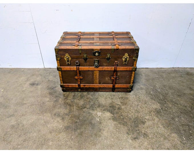 MID 1800,S STEAMER TRUNK # 200984 Shipping is not a 1.00 Shipping is not free please contact us before purchase Thanks