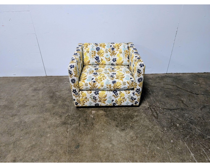 VINTAGE CLUB CHAIR # 199632 Shipping is not a 1.00 Shipping is not free please contact us before purchase Thanks