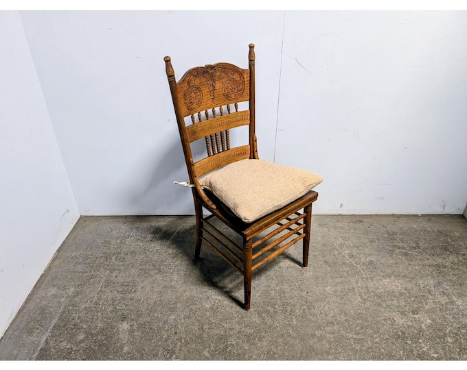 1920,s OAK SIDE CHAIRS # 198578 Shipping is not a 1.00 Shipping is not free please contact us before purchase Thanks