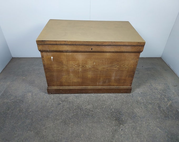Mid 1800,s Grain Painted Pine Blanket Chest # 191364 Shipping is not a 1.00 Shipping is not free please contact us before purchase Thanks