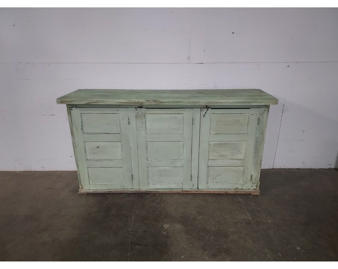 1920,s Three Door Cabinet What A Color # 193587 Shipping is not free please conatct us before purchase Thanks