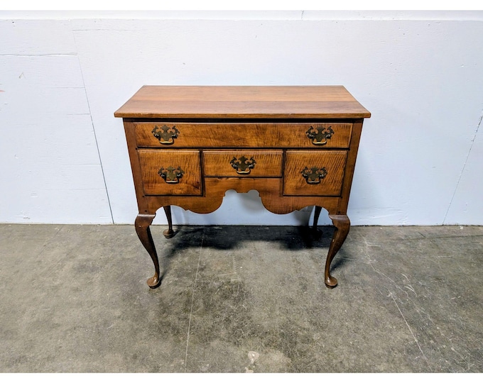 1800,s Queen Anne Lowboy Dressing Table # 199607 Shipping is not a 1.00 Shipping is not free please contact us before purchase Thanks
