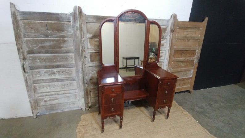1940 S Mahogany Vanity 182744