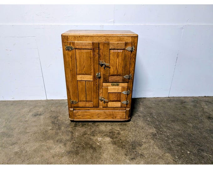 Late 1800,s Iner Chil Ice Box # 201129 Shipping is not a 1.00 Shipping is not free please contact us before purchase Thanks