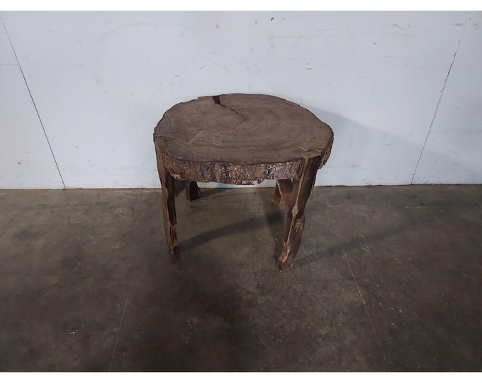 Unique Hand Made Log Table # 195420 Shipping is not a 1.00 Shipping is not free please contact us before purchase Thanks