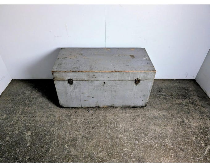 Simple Mid 1800,s Flip Top Trunk # 197984 Shipping is not a 1.00 Shipping is not free please contact us before purchase Thanks