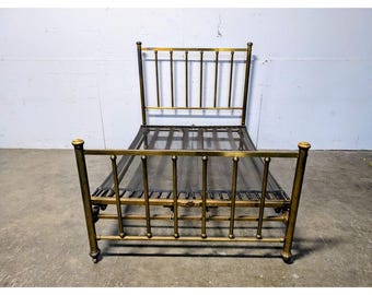 MID 1800,S BRASS BED # 198664 Shipping is not a 1.00 Shipping is not free please contact us before purchase Thanks