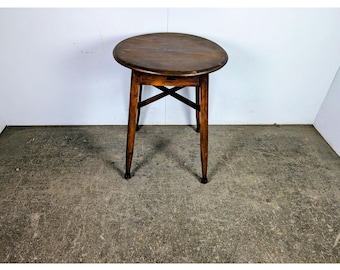 UNUSUAL 1940,S WALNUT TABLE # 197766 Shipping is not a 1.00 Shipping is not free please contact us before purchase Thanks