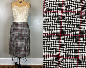 Black, Red, & White Plaid Wool Wrap Skirt / 60's / small - medium / business work winter womens