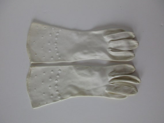 Embroidered White Gloves / 50's / 6.5 / embroider… - image 1