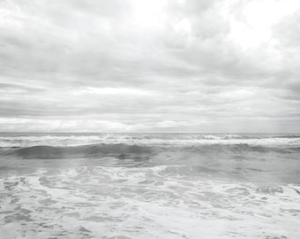 Fotografía del océano en blanco y negro, impresión costera